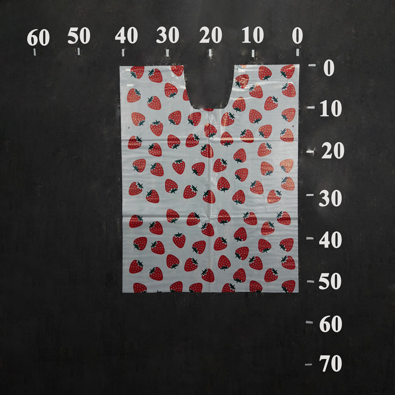 پیشبند اطفال توت فرنگی
