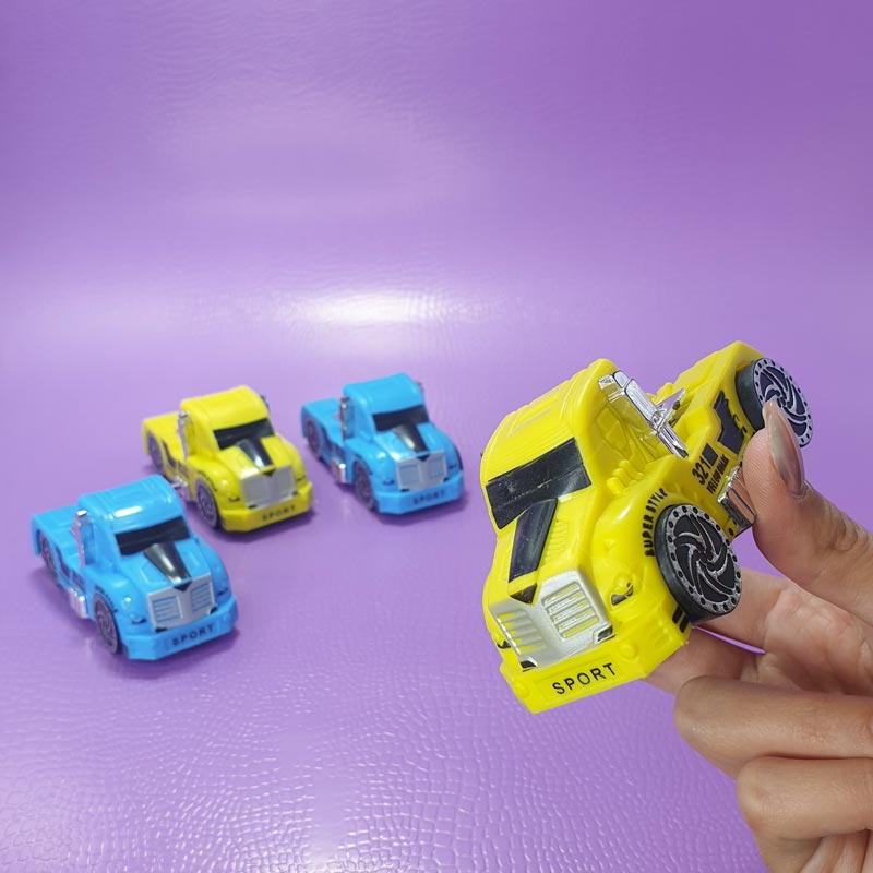 تریلی کوچک رنگی